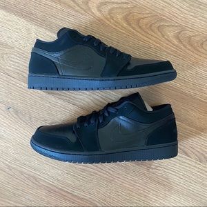 Air Jordan 1 Low Triple Black